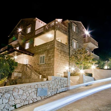 Apartments Barba Petra Dvori Sumartin Extérieur photo