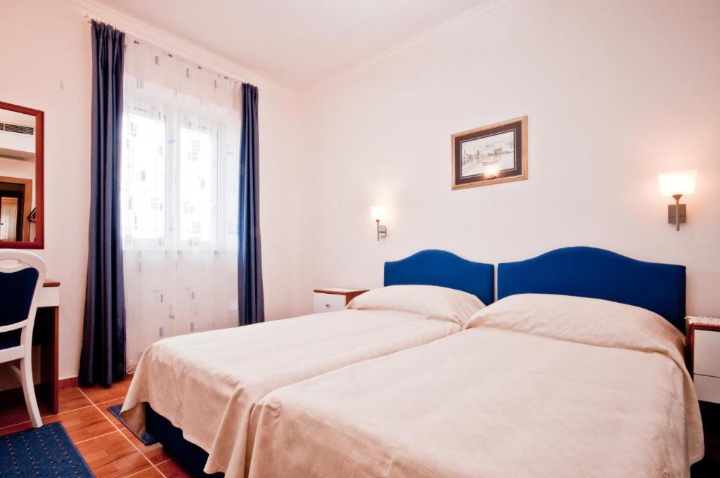 Apartments Barba Petra Dvori Sumartin Chambre photo